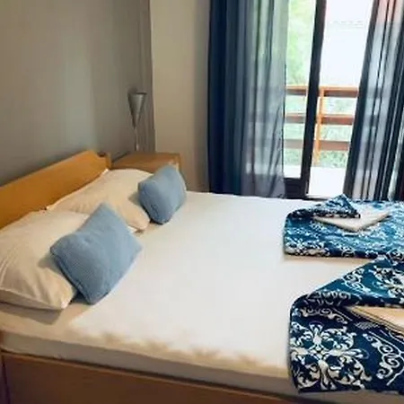 Apartment In Starigrad-paklenica With Balcony, Air Conditioning, Wifi 627-5 *
